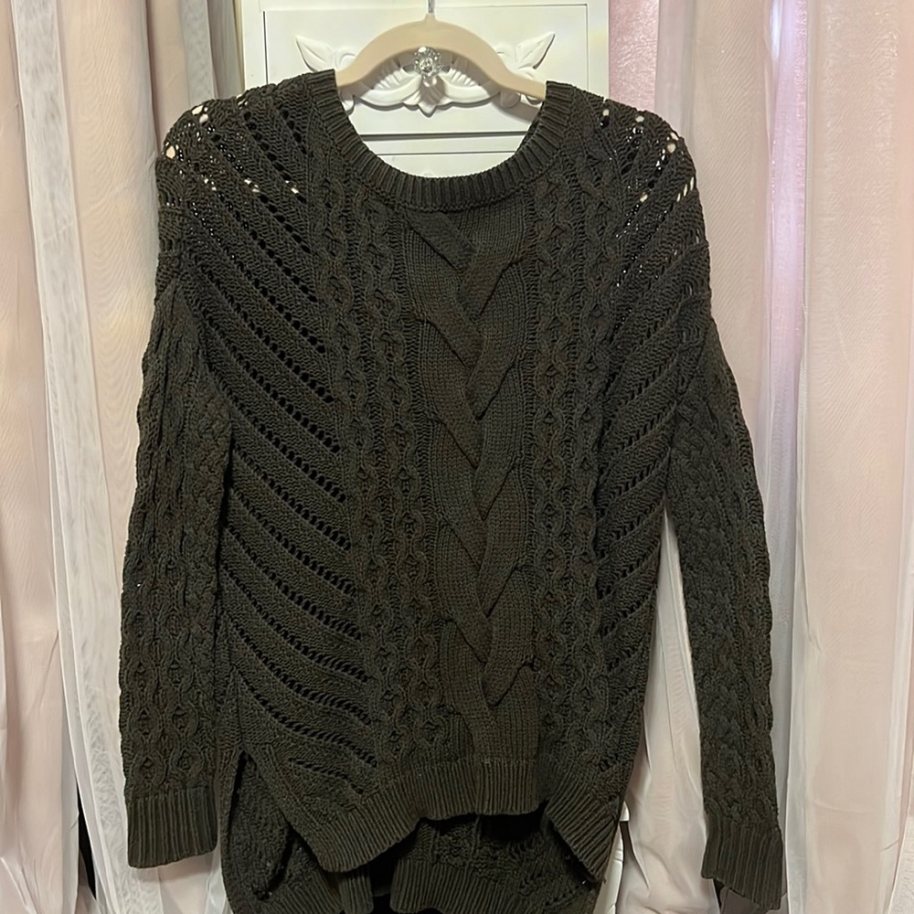 Green express sweater